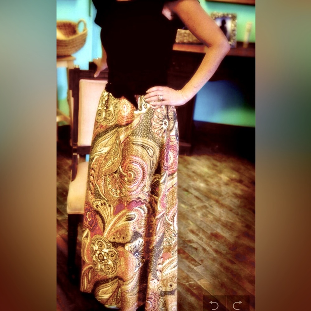Vintage Womens 1970s Nelly de Grab metallic Flower Paisley maxi skirt